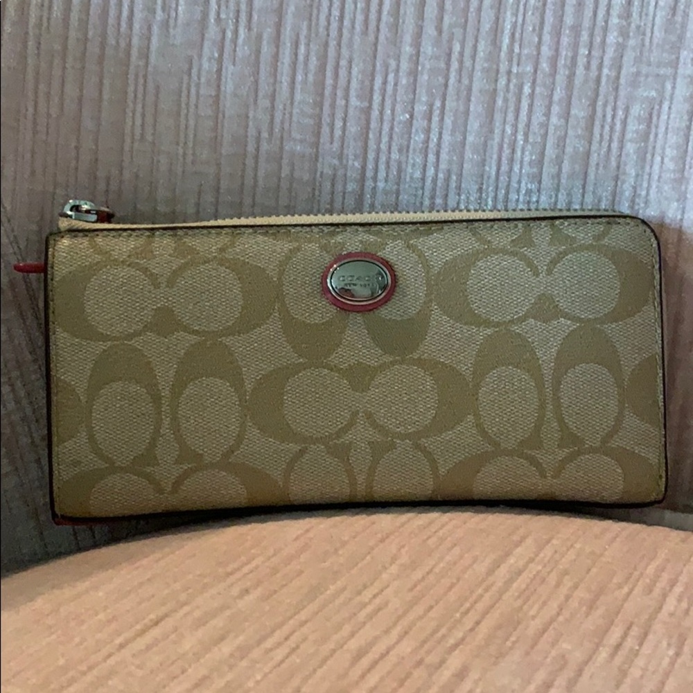 Wallet - Picture 1 of 2